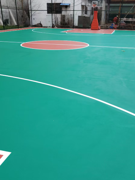 栾城 球场长期使用易出现地面开裂